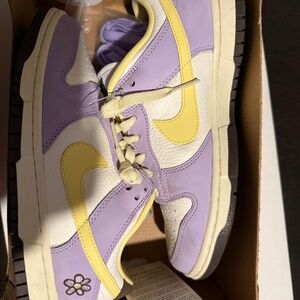 Nike Daisy edition